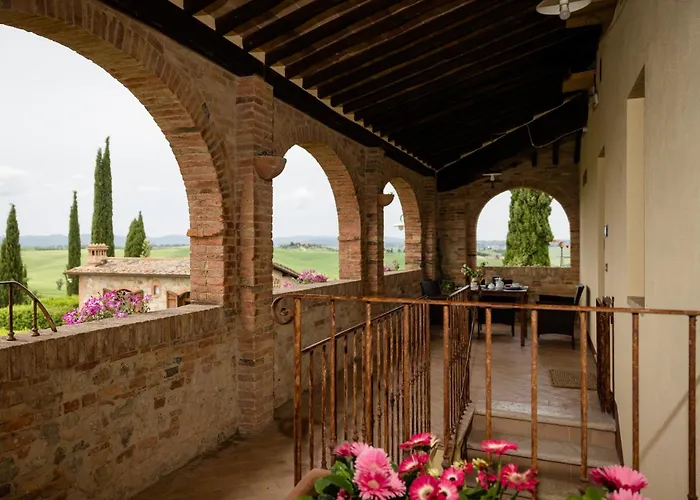 Gli Archi Di Corsanello Сиена